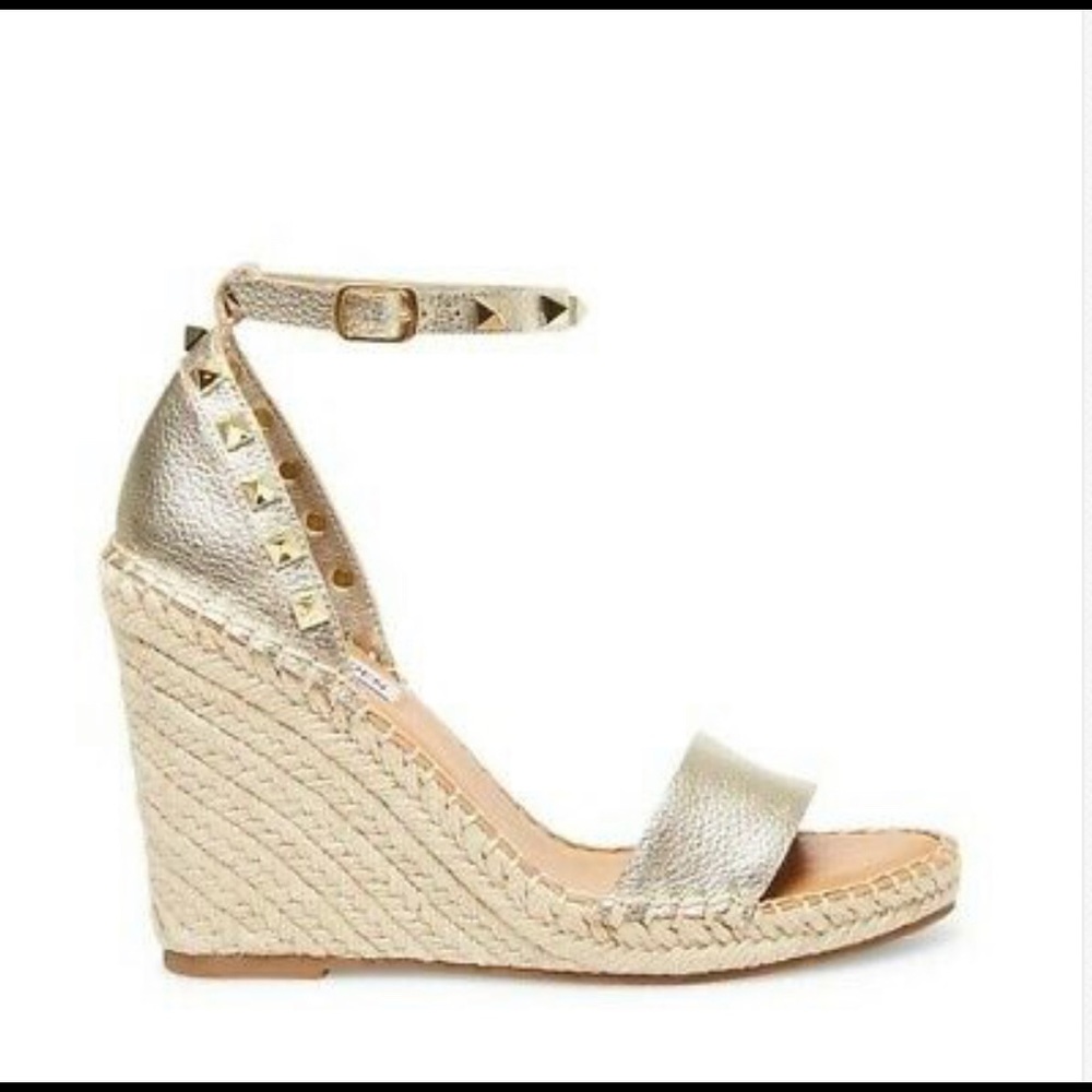 Steve Madden Mckenna Gold Leather Wedge Sandal